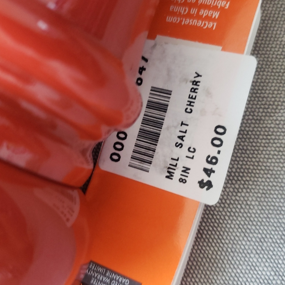 LE CREUSET SALT OR PEPPER MILL WITH ADJUSTABLE GRIND SETTING - Picture 7 of 9